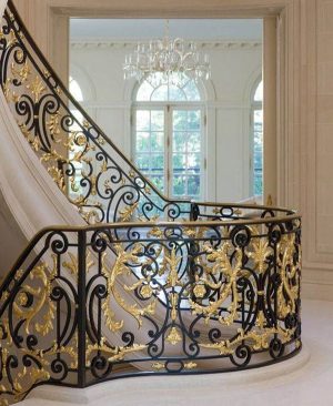 Cầu thang khách sạn Chị Chi